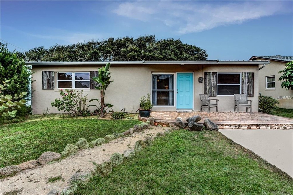 819 E 9th Ave, New Smyrna Beach, FL 32169 - photo 1