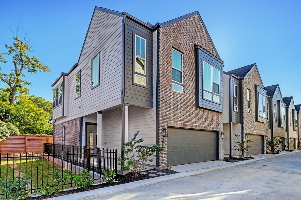 4514 Old Yale St unit C, Houston, TX 77018 - photo 1