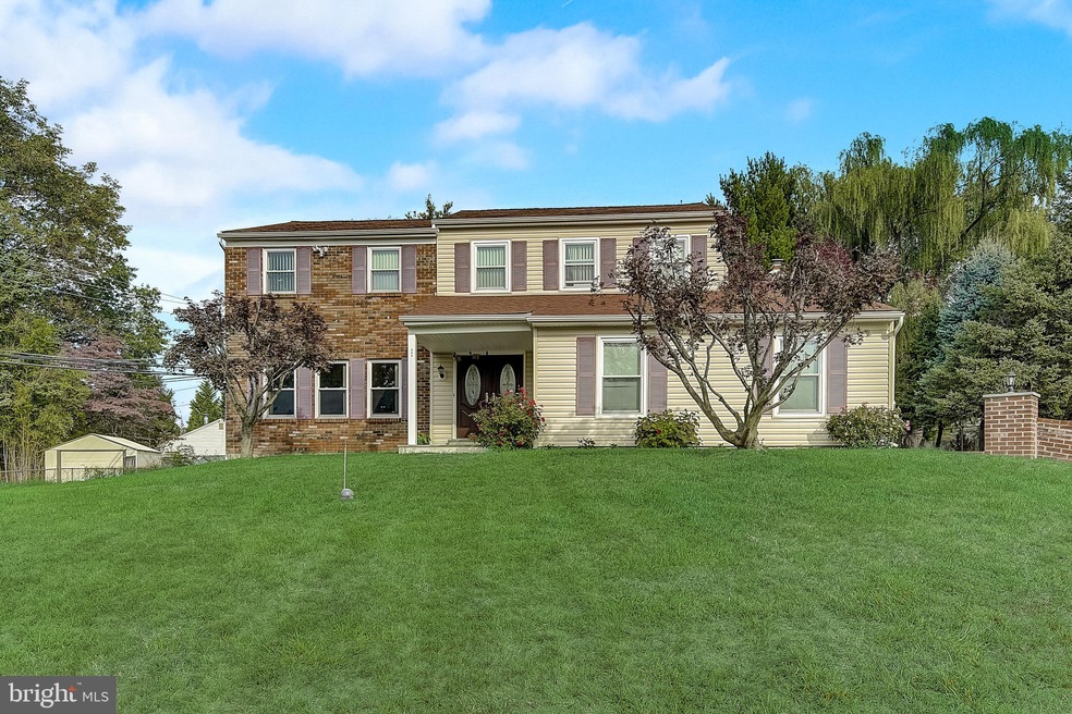 985 Wayfield Dr, West Norriton, PA 19403 - photo 1