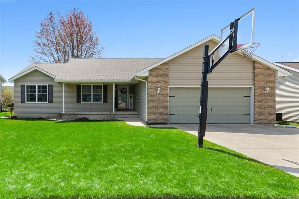 114 Maiden St, Center Point, IA 52213 - photo 1