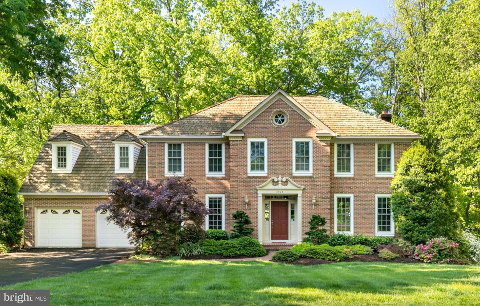 4903 Oakcrest Dr, Fairfax, VA 22030 - photo 1