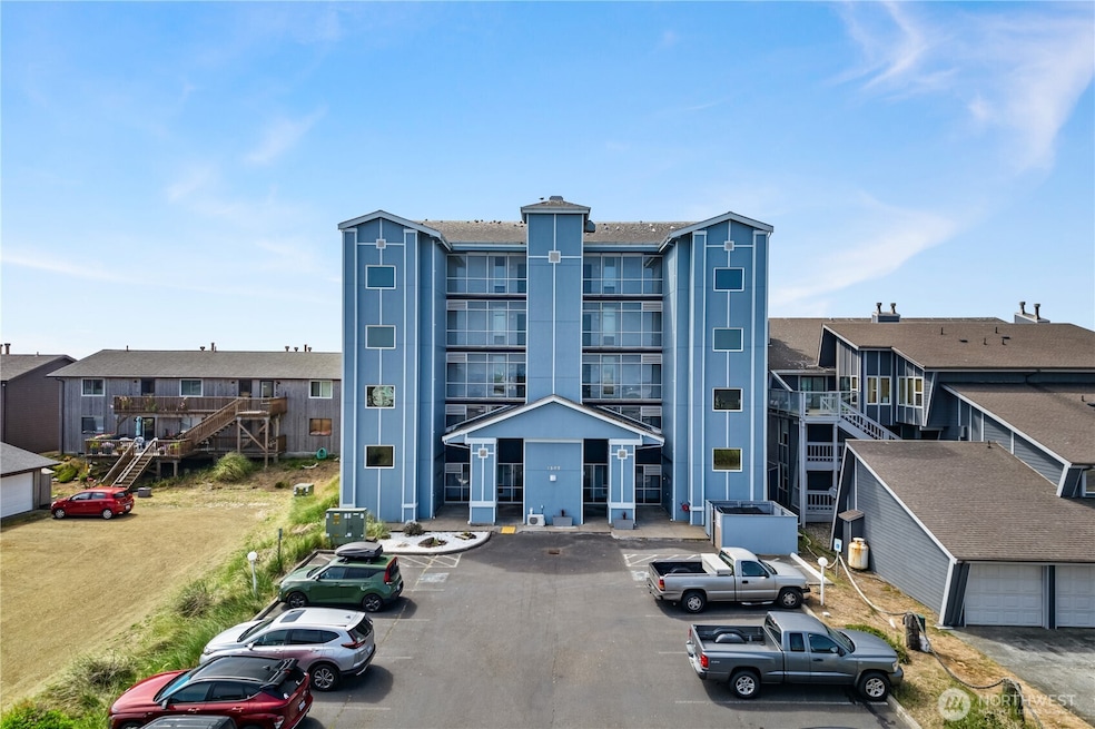1307 Ocean Shores Blvd SW unit N24, Ocean Shores, WA 98569 - photo 1