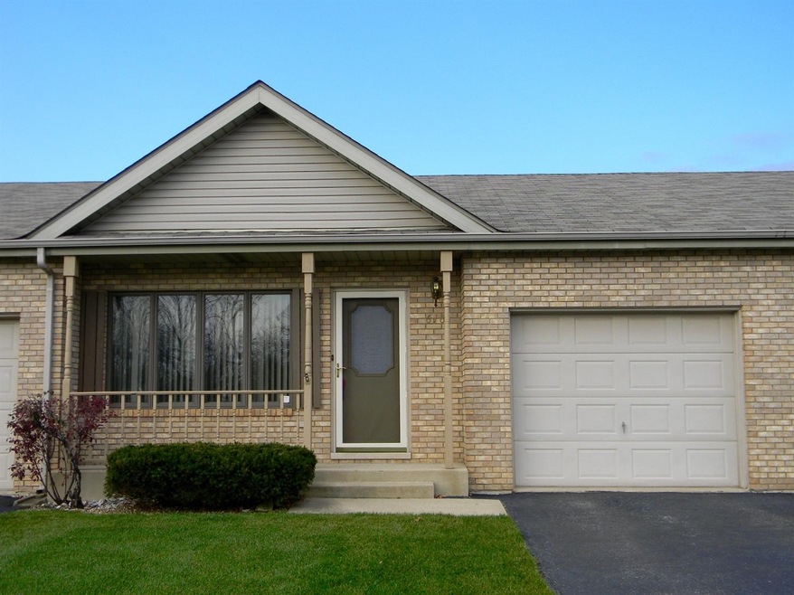 618 Briarwood Dr unit B, Dyer, IN 46311 - photo 1