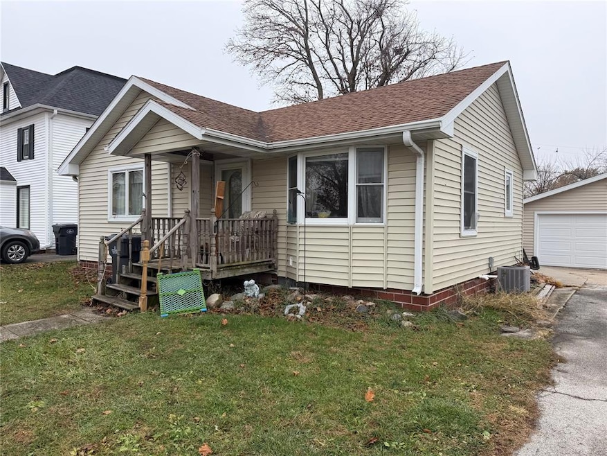 211 N Center St, Zearing, IA 50278 - photo 1