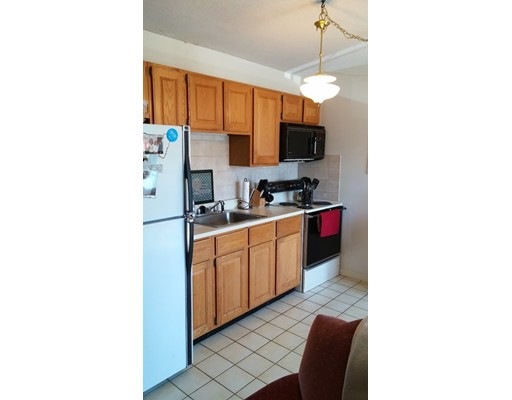 196 Locust St unit 206, Lynn, MA 01904 - photo 1