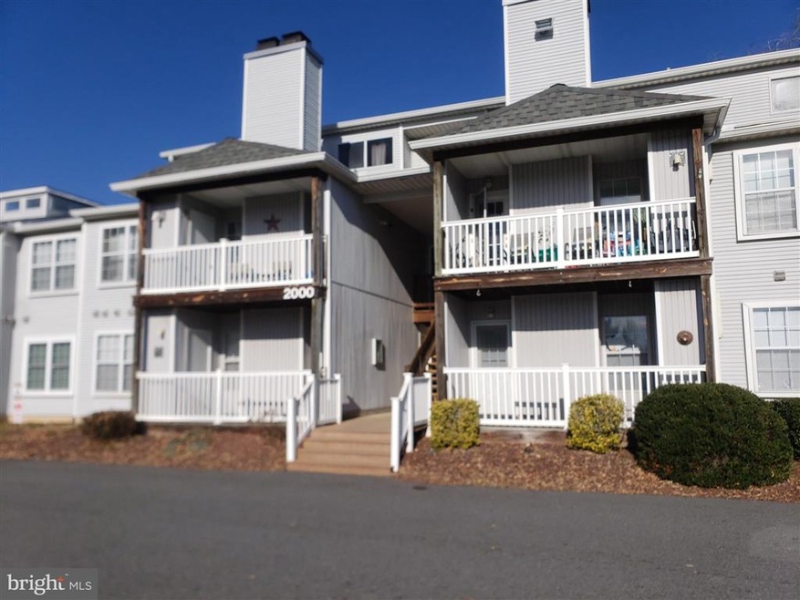 2003 Waters Edge Dr, Newark, DE 19702 - photo 1