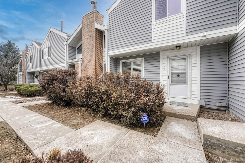 22 S Nome St unit E, Aurora, CO 80012 - photo 1