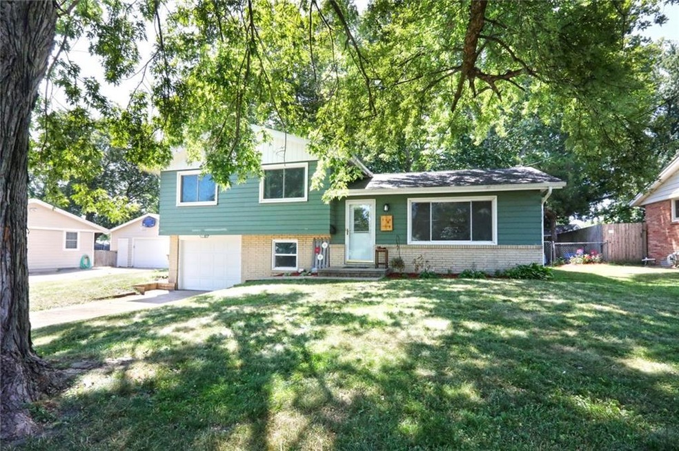 706 3rd St SE Altoona