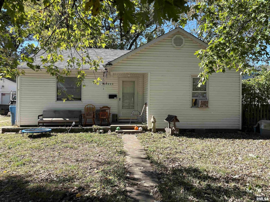 1210 S Hickory St, Centralia, IL 62801 - photo 1