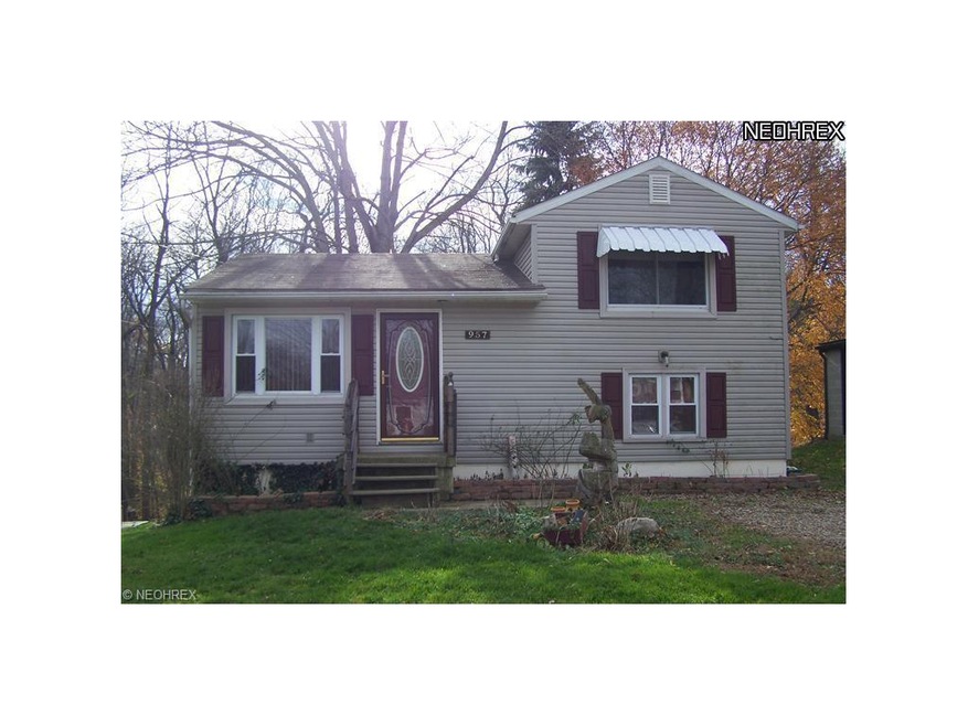 Welcome home to 957 Northview Drive, Wooster.  Thi