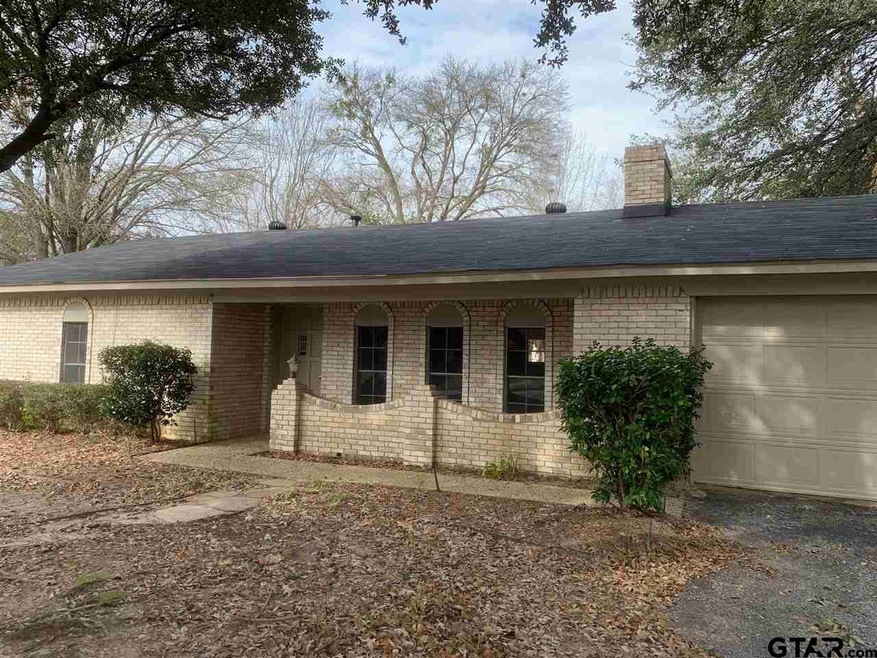 724 724 Pam, Tyler, TX 75703 - photo 1