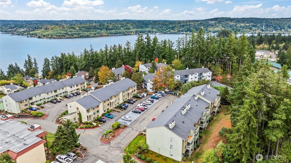 1780 W Sunn Fjord Ln unit E301, Bremerton, WA 98312 - photo 1