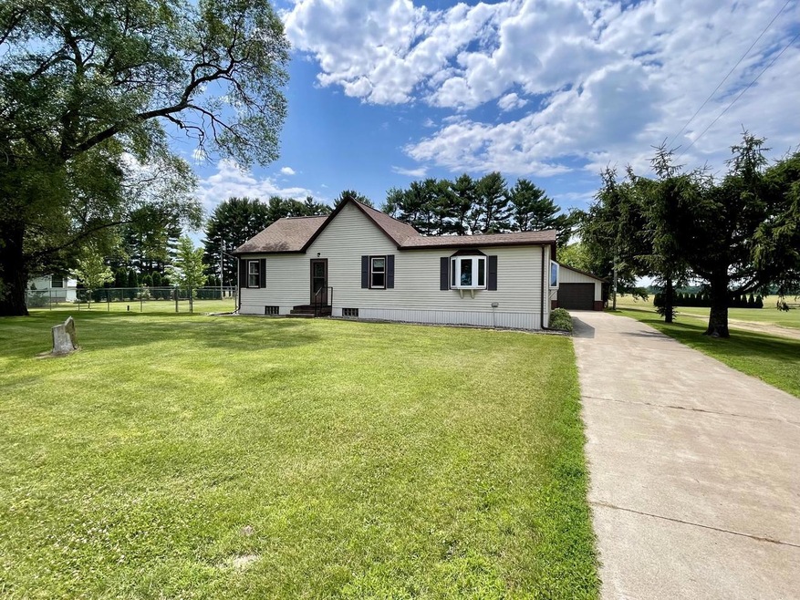N15559 Harris Rd, Trempealeau, WI 54661 - photo 1