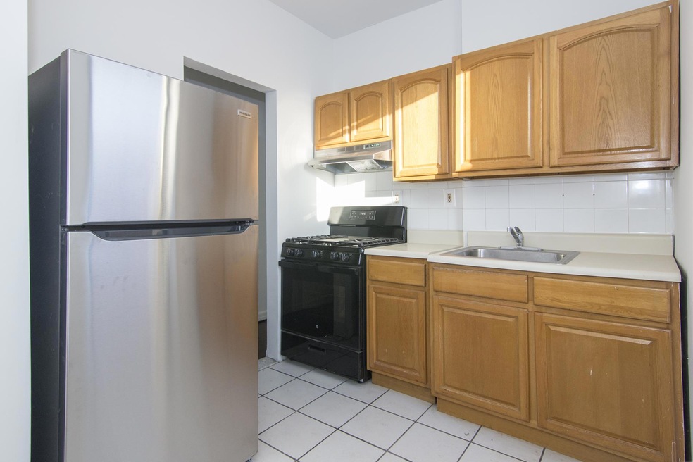 30-17 34th St unit 4-C, Astoria, NY 11103 - photo 1