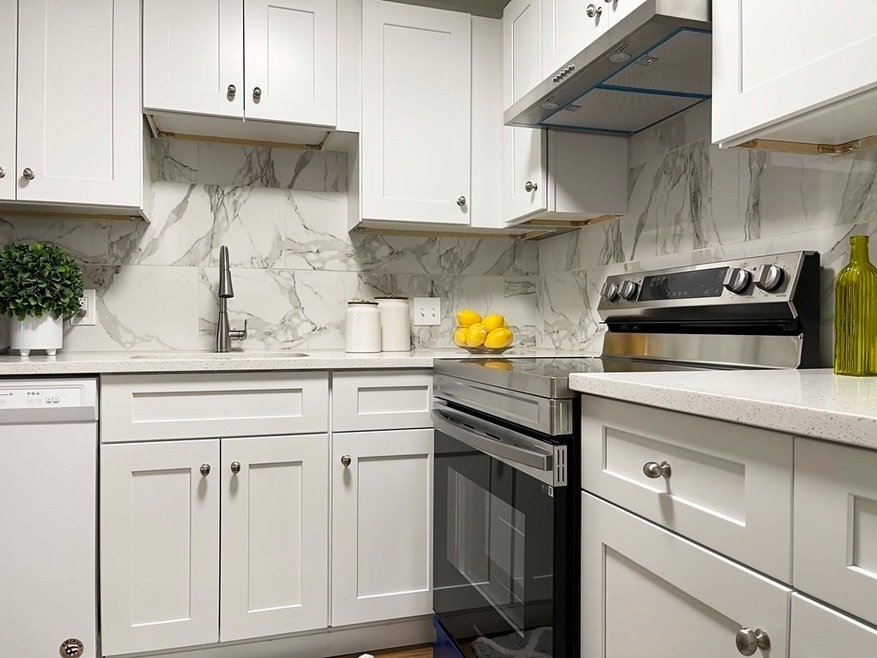 Tara Gardens unit 9, Weymouth, MA 02188 - photo 1