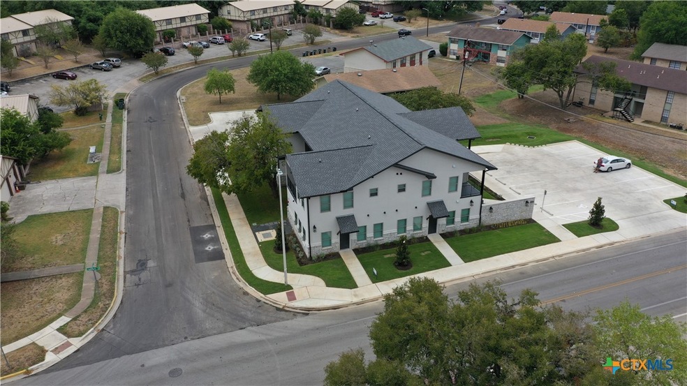 311 Craddock Ave unit 102, San Marcos, TX 78666 - photo 1