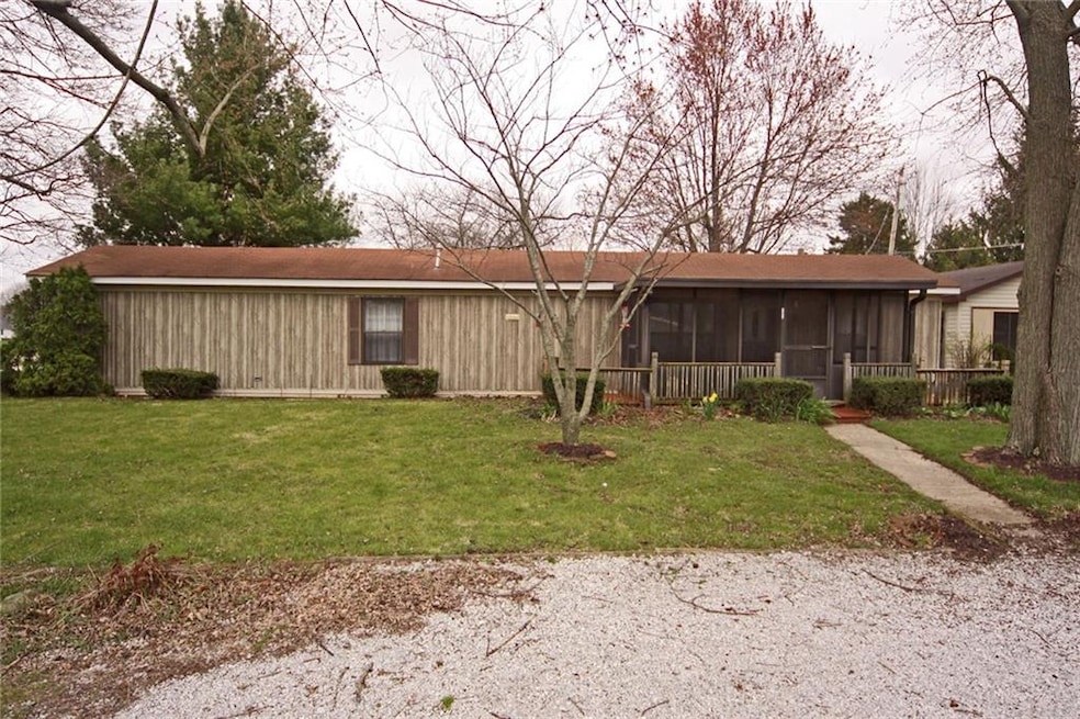 105 E Madison St, Atlanta, IN 46031 - photo 1