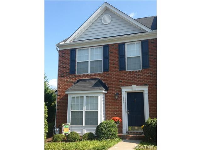 BRICK END UNIT! PRIVATE!  BACKS UP TO LARGE COMMON