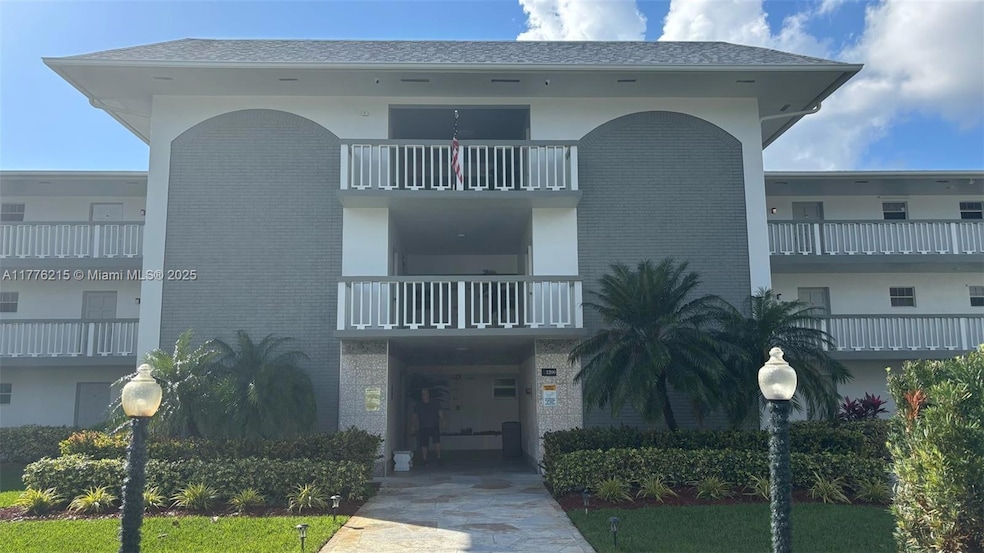 Hillcrest Front bldg6