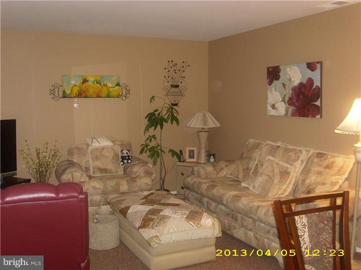 27 Wyndham Place, Trenton, NJ 08691 - photo 1