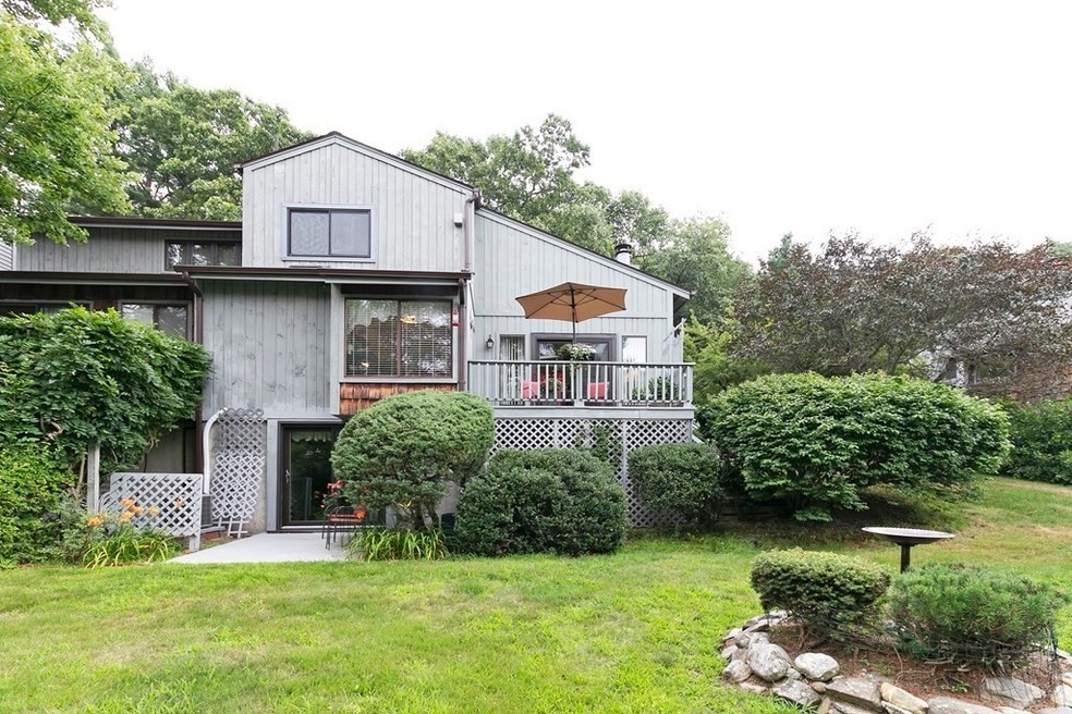 35 Meadowbrook Ln, Palmer, MA 01069 - photo 1