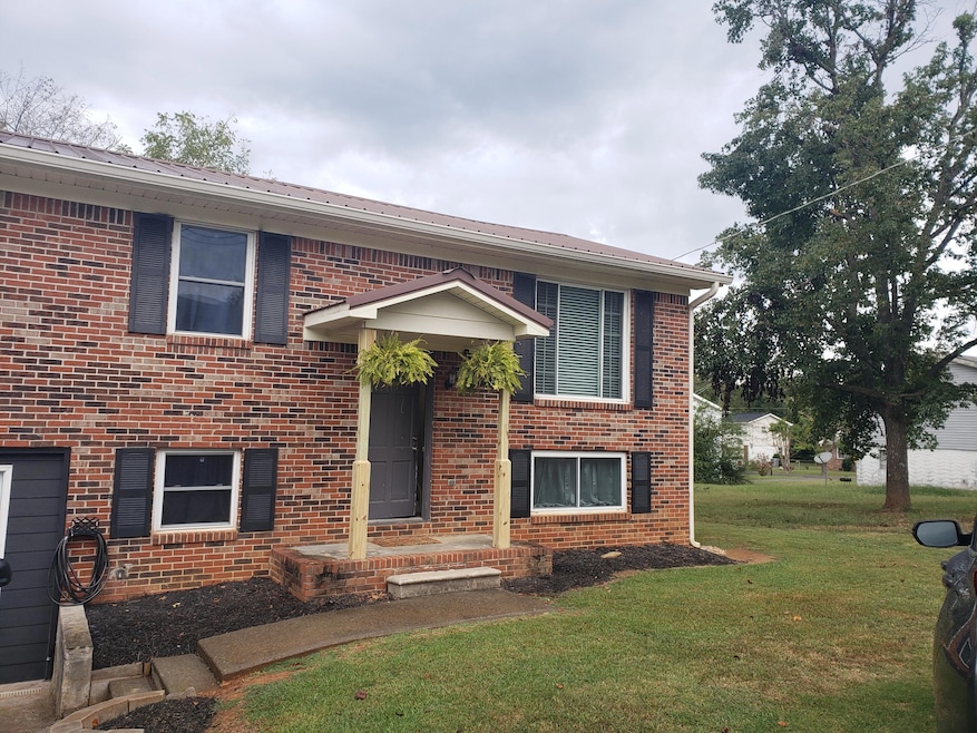 For Sale $275,000 • Co-Listing Agent