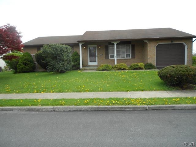 1758 Peachtree Cir, Whitehall, PA 18052 - photo 1