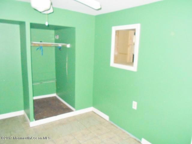 352-614074 - Basement Room - different a