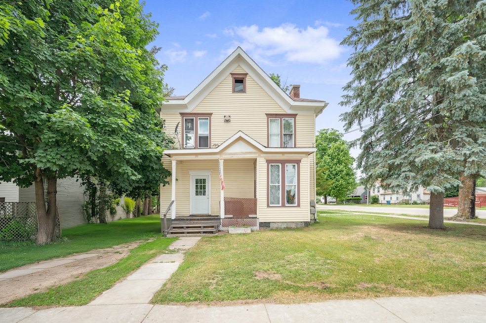 405-W5thSt-Evart-8