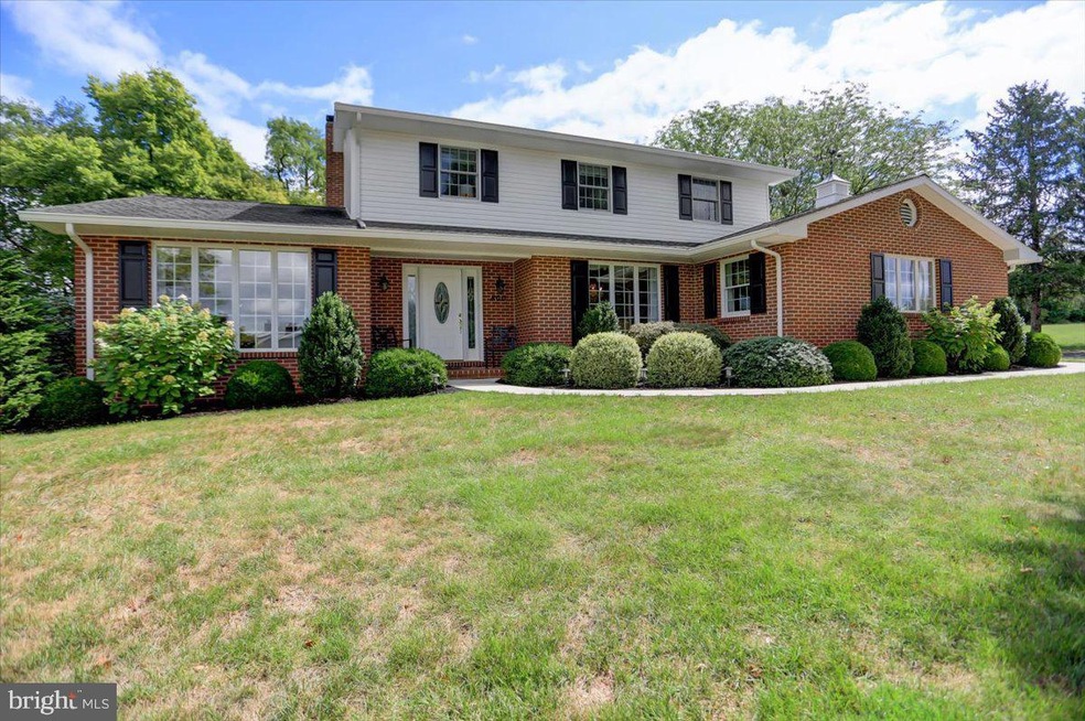 800 E Side Dr, Greencastle, PA 17225 - photo 1