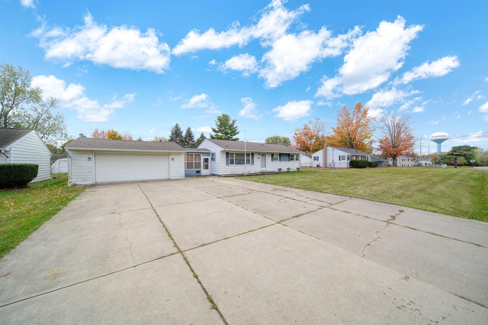 1341 Joseph St, Jackson, MI 49202 - photo 1