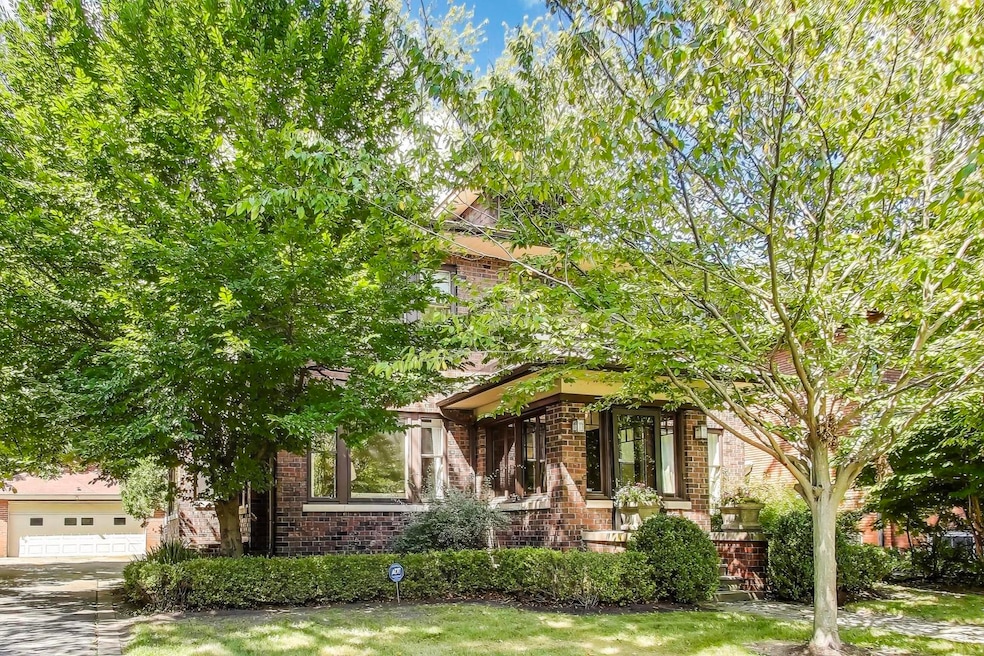 1028 N Sheridan Rd, Waukegan, IL 60085 - photo 1