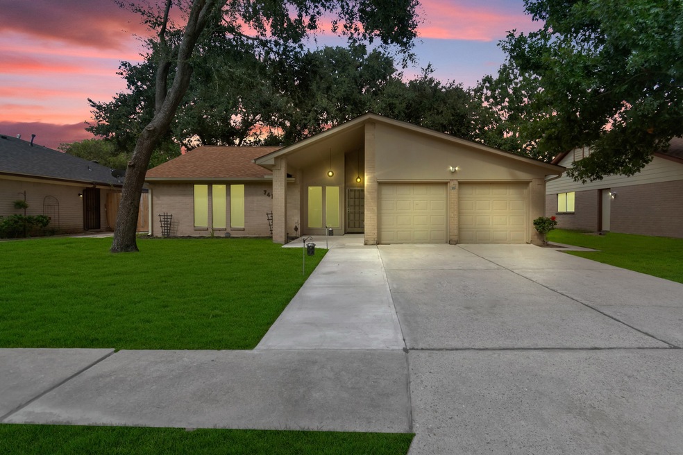7419 Shady Vale Ln, Houston, TX 77040 - photo 1