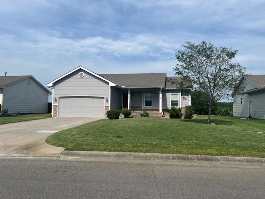 532 S Longbranch Dr, Maize, KS 67101 - photo 1