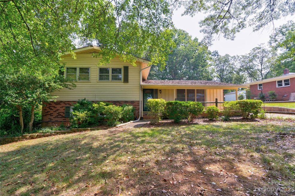 695 Branton Dr, Shelby, NC 28152 - photo 1