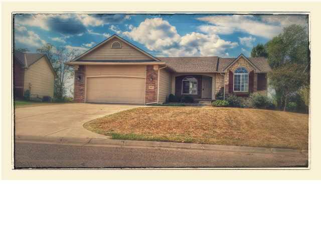 Welcome to your new home located at 2027 N. WHITET