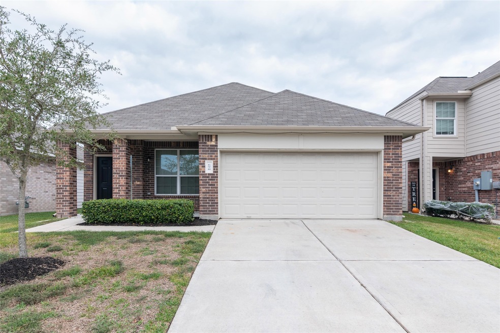690 Fallow Ln, Alvin, TX 77511 - photo 1