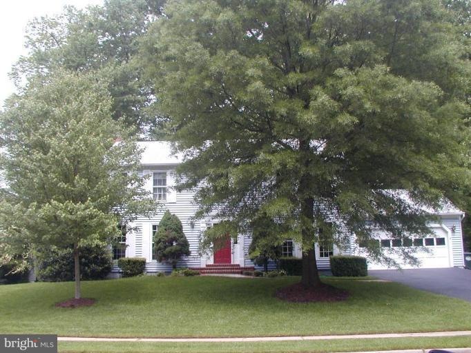 6319 Falling Brook Dr, Burke, VA 22015 - photo 1