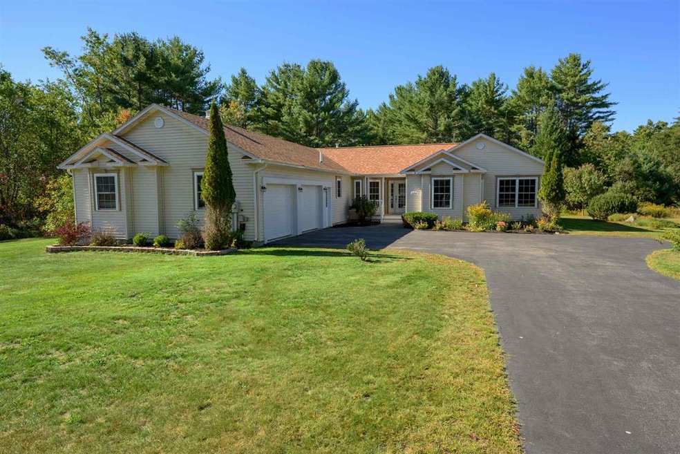 279 Elm St, Littleton, NH 03561 - photo 1