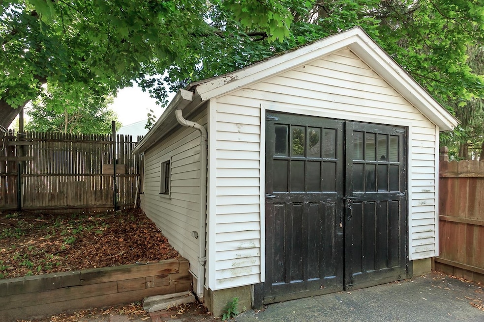 20 Roy Ave, Manchester, NH 03103 - photo 1