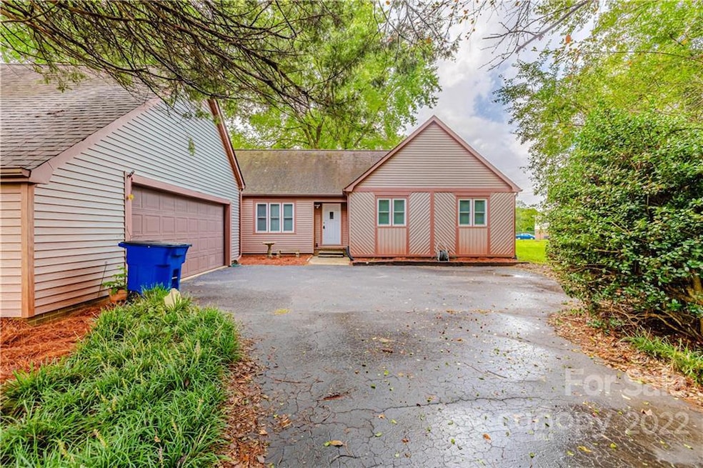 110 Brock Ct, Statesville, NC 28625 - photo 1