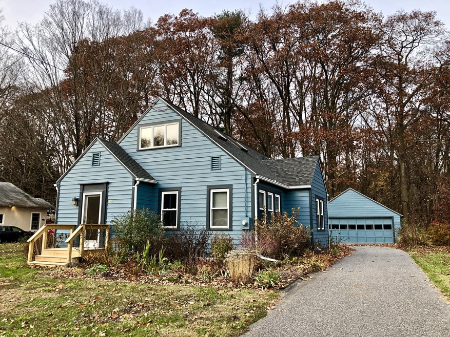 211 Oak St, Great Barrington, MA 01230 - photo 1