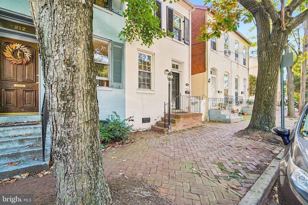 210 E 3rd St, Frederick, MD 21701 - photo 1