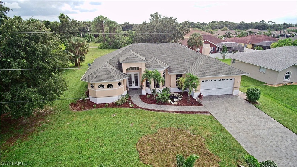 MAGNIFICENT Florida Style Large 2621 Sq Ft 3/4 Bedroom/Den Entertaining Home.MUST SEE VIRTUAL TOUR  !!