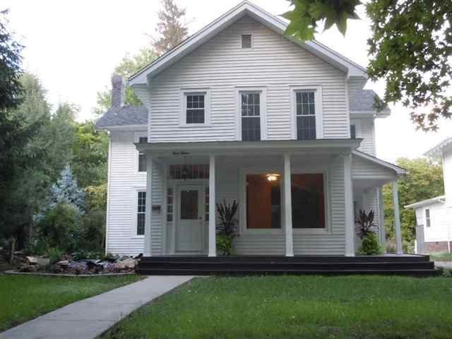 412 Tremont St, Lincoln, IL 62656 - photo 1