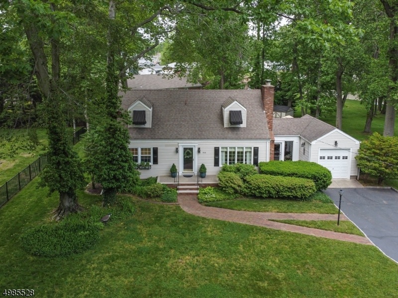 408 Willow Way, Clark, NJ 07066 - photo 1