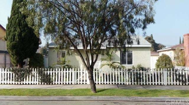 Home facing the street, front view!!!