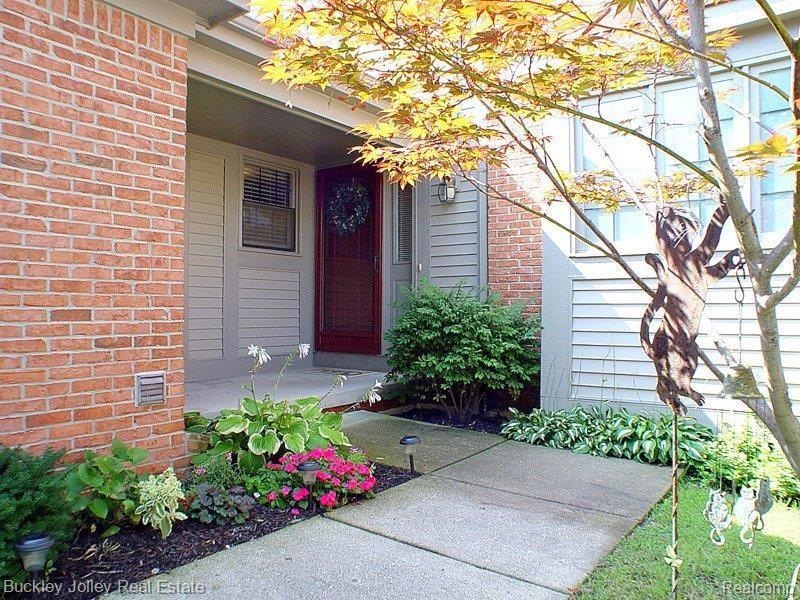 Beautifully Updated Condo