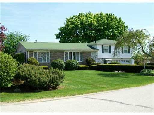 2 Elmhurst Dr, Greenville, RI 02828 - photo 1