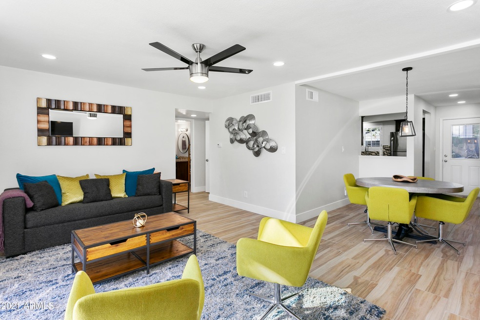 4344 N 36th St unit 8, Phoenix, AZ 85018 - photo 1